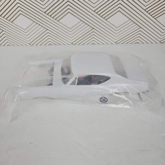 Revell 07662 1968 ChevyTM ChevelleTM SSTM 396 1:25 Scale Model Kit PARTIAL COMP - Picture 4 of 11